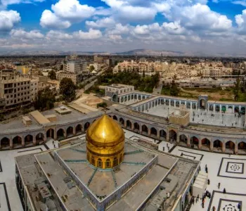 Photograph of Sayyida Zainab bin Imam Ali Ibn Abi Talib Shrine.